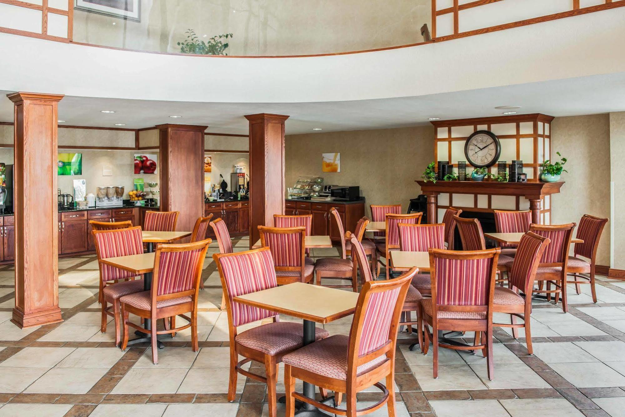 Quality Inn Castleton Exterior foto