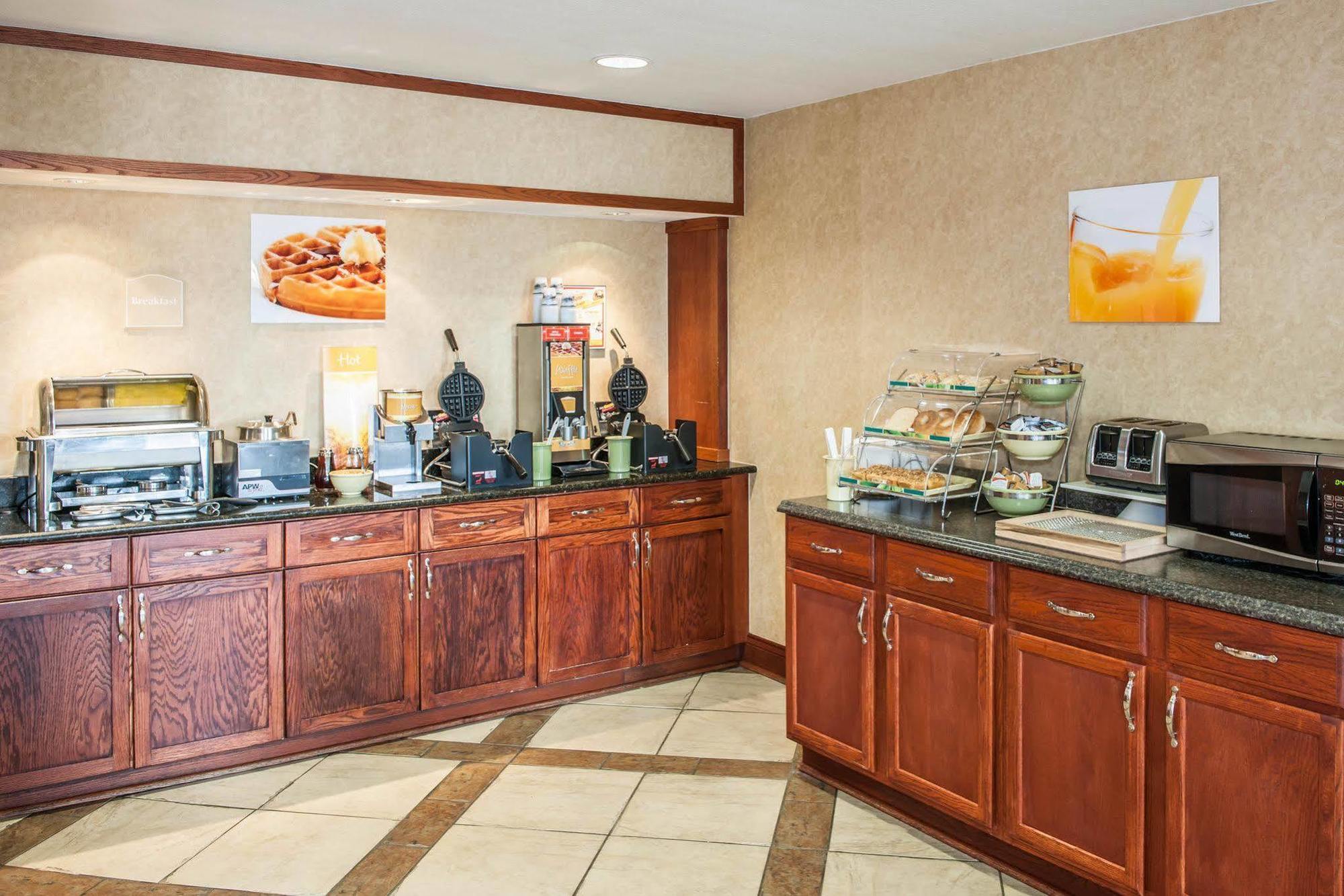 Quality Inn Castleton Exterior foto