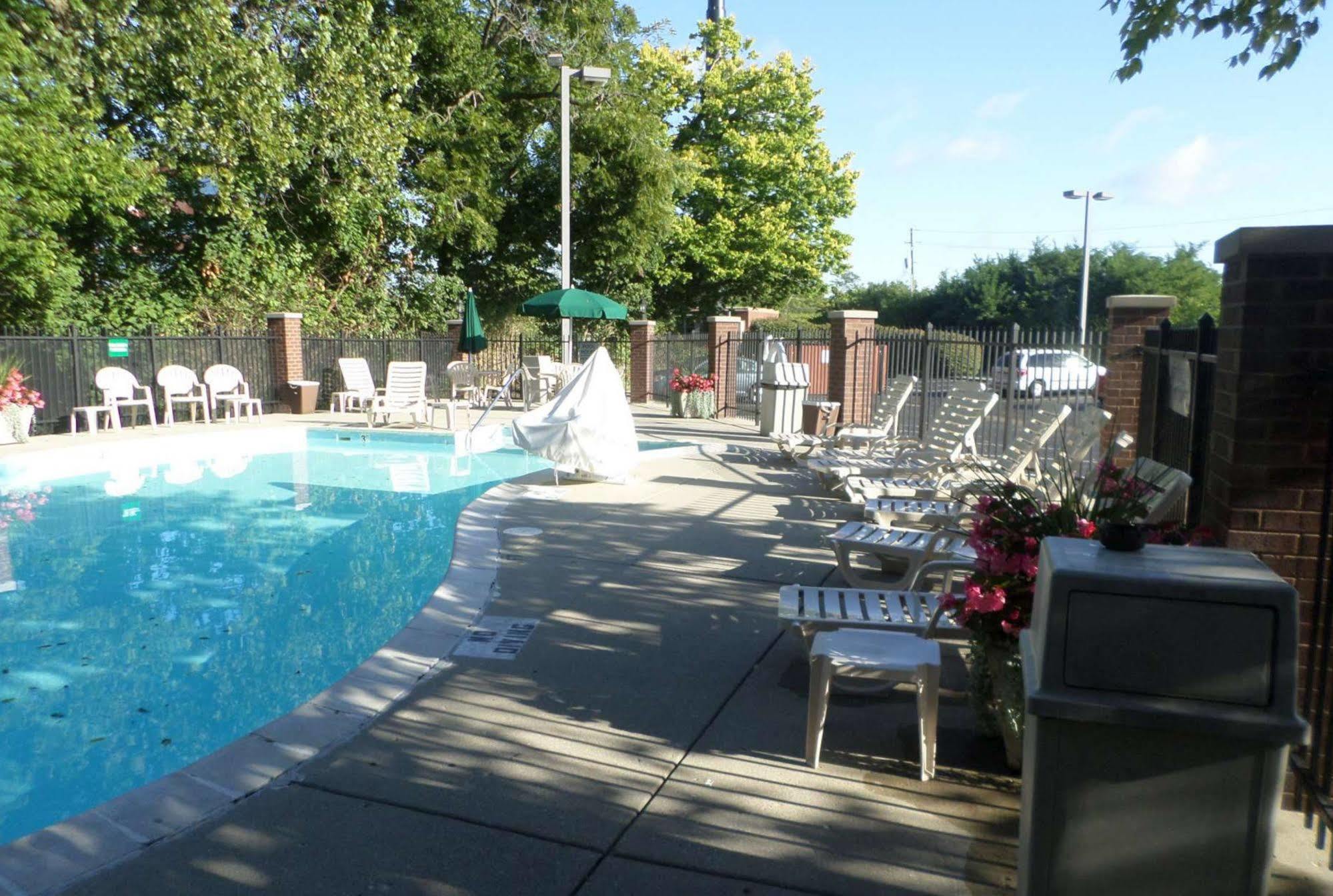 Quality Inn Castleton Exterior foto